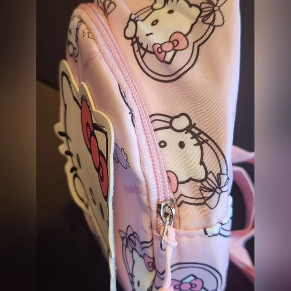 Hello Kitty Small Sling Bag - Picture 4 of 5